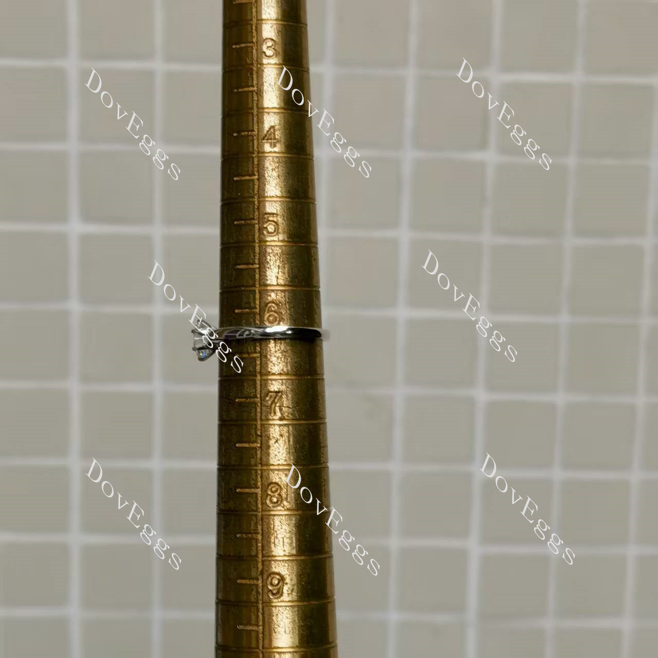 (size 6) Doveggs 18K white gold 0.5ct oval lab grown diamond engagement ring