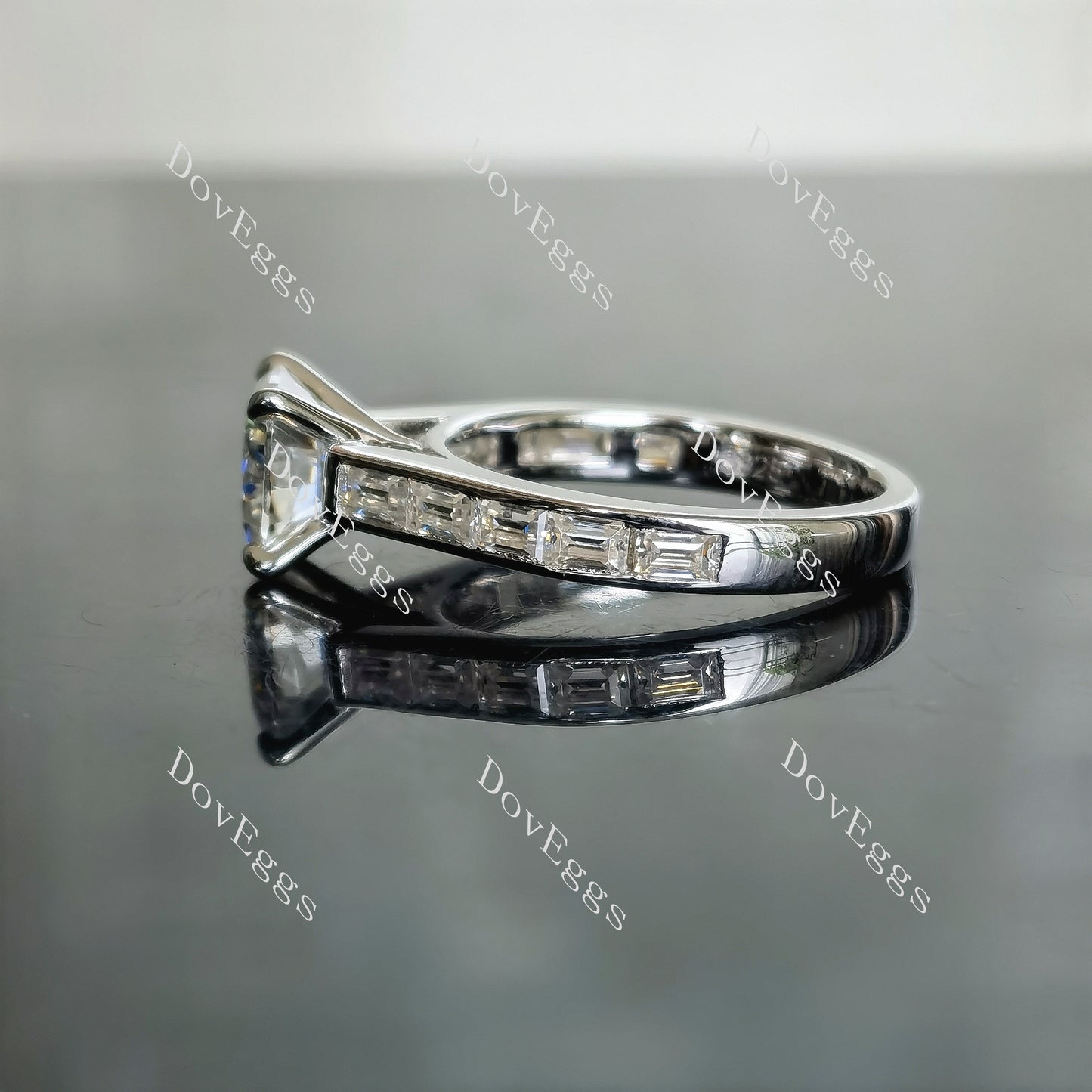 Doveggs 2ct cushion center light blue channel set silver moissanite ring