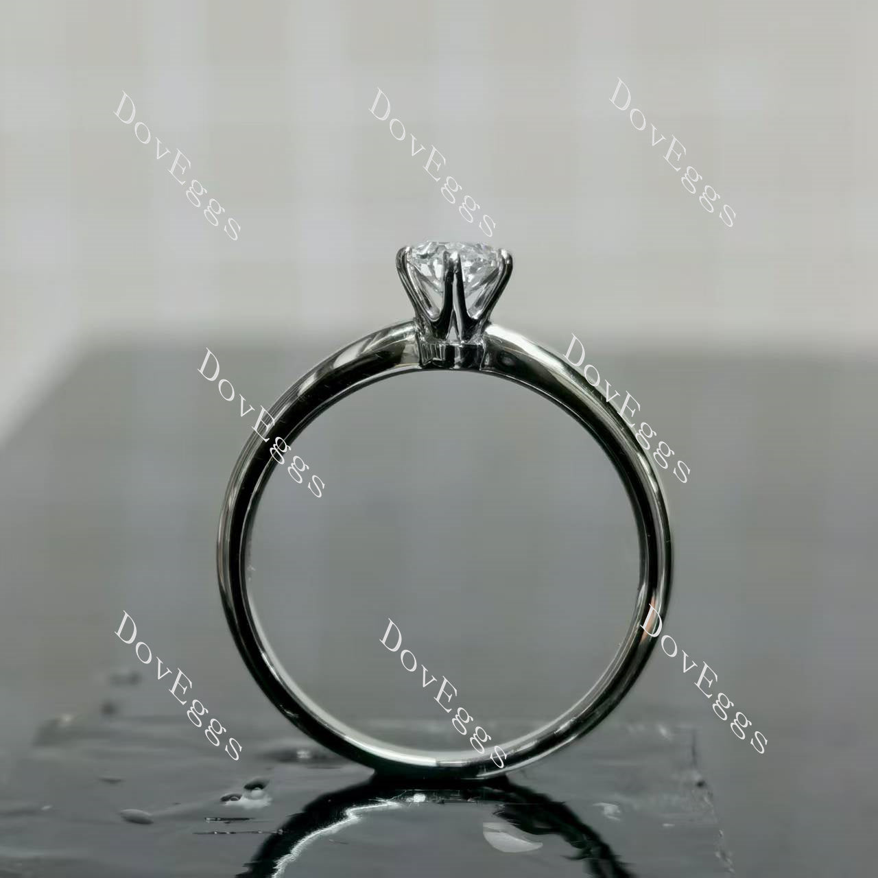 (size 6) Doveggs 18K white gold 0.5ct oval lab grown diamond engagement ring