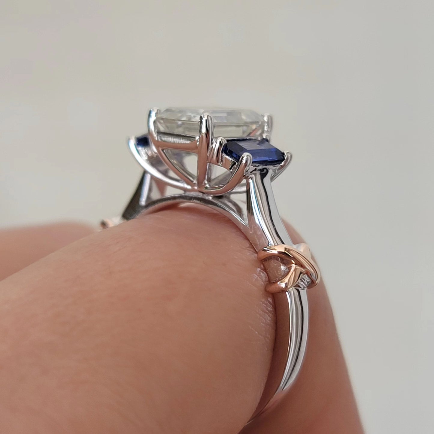 Doveggs 2ct emerald center 3cttw G-H-I color three-stone silver moissanite ring