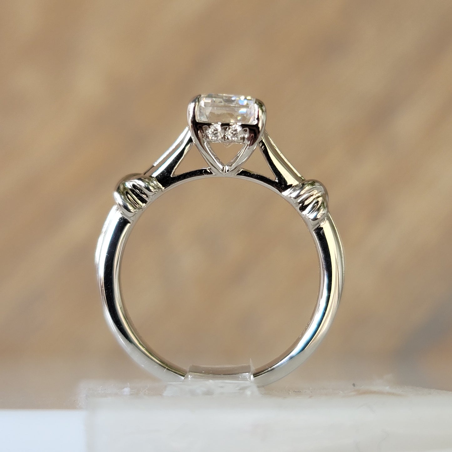 Doveggs 2ct emerald center G-H-I color art deco silver moissanite ring